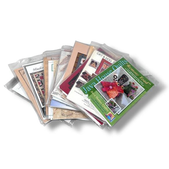 Vintage Quilt Patterns Wall Hanging Table Runner Applique Patchwork Lot of 30 - Picture 1 of 6